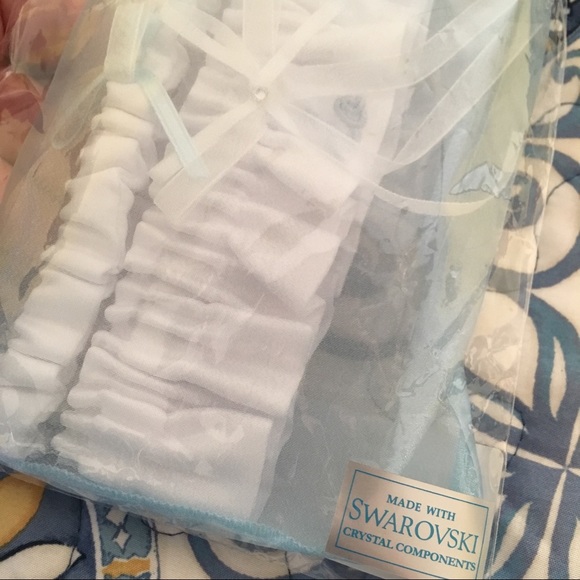 Cathy's Concept Embroidered "I Do" White Garter - Picture 7 of 7